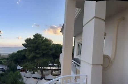 Club Hotel Kennedy Roccella Ionica Bagian luar foto