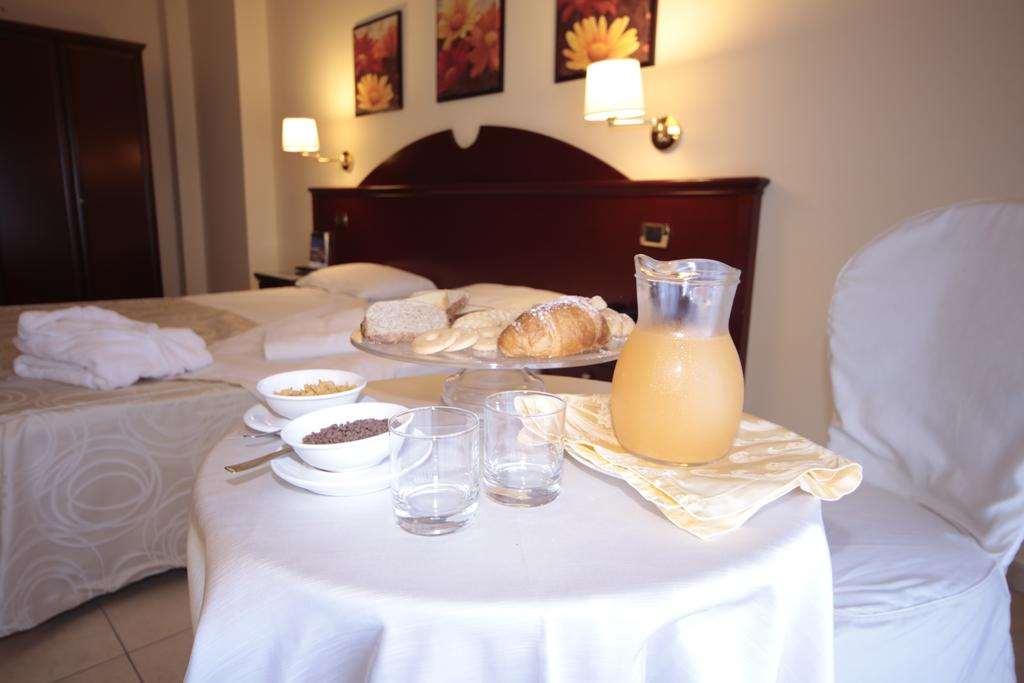 Club Hotel Kennedy Roccella Ionica Ruang foto